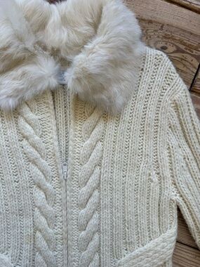 Phosphoru zip up sweater made of a blend of 85% acrylic and 15% wool size L